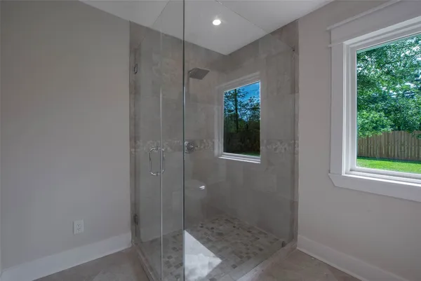 $2,795 | 402 Forest Lake Drive, Seabrook, TX 77586