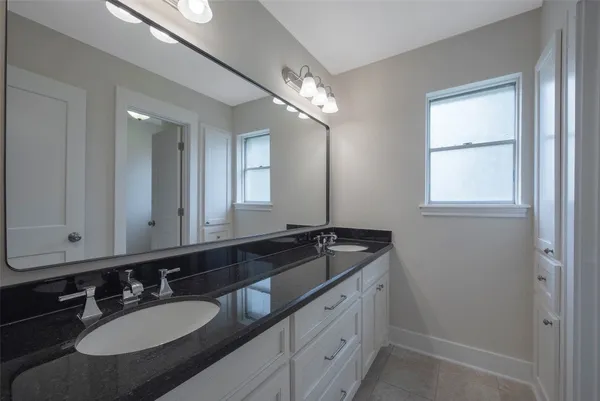 $2,795 | 402 Forest Lake Drive, Seabrook, TX 77586