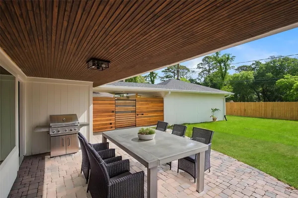 $2,795 | 402 Forest Lake Drive, Seabrook, TX 77586