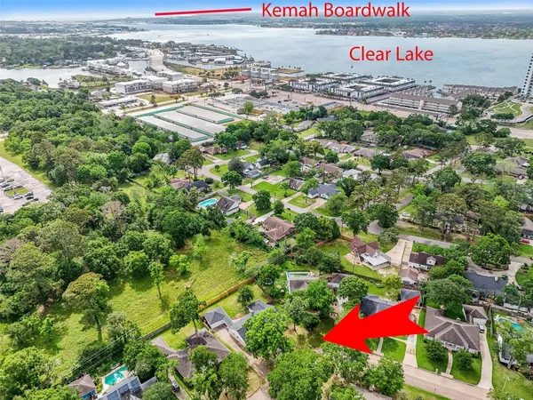 $2,795 | 402 Forest Lake Drive, Seabrook, TX 77586