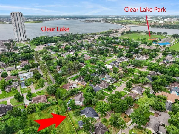 $2,795 | 402 Forest Lake Drive, Seabrook, TX 77586