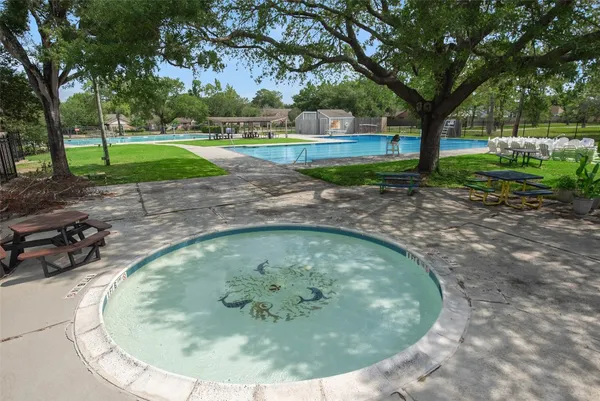 $2,795 | 402 Forest Lake Drive, Seabrook, TX 77586