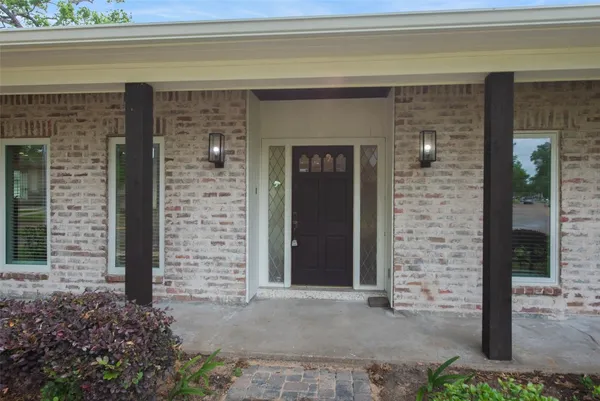 $2,795 | 402 Forest Lake Drive, Seabrook, TX 77586