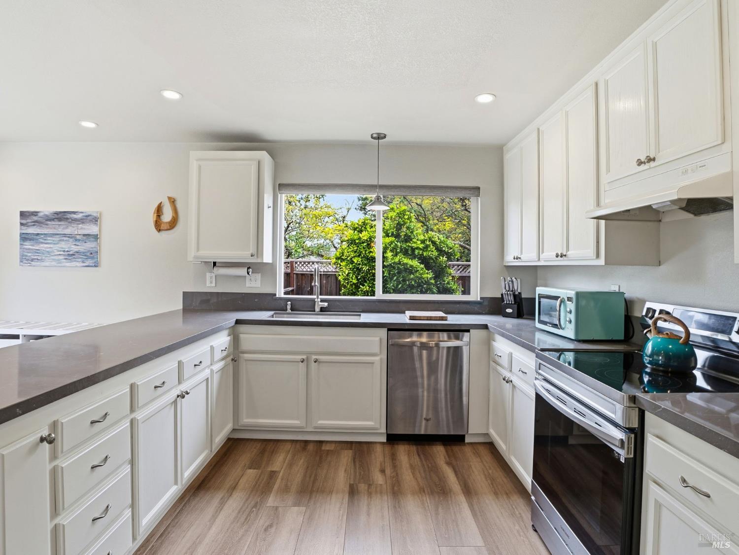 2787 Royal Oak Place Santa Rosa, CA 95403 - Photo 12 of 37