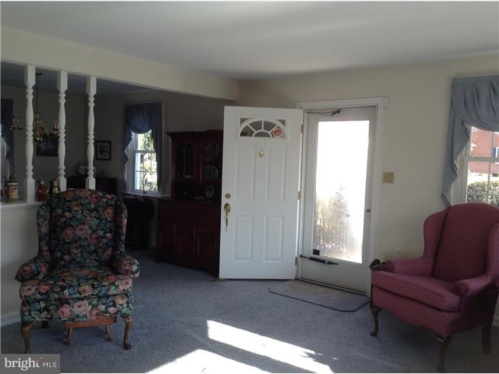 2726 Hillview Road Broomall, PA 19008 - Photo 7 of 25 Living Room