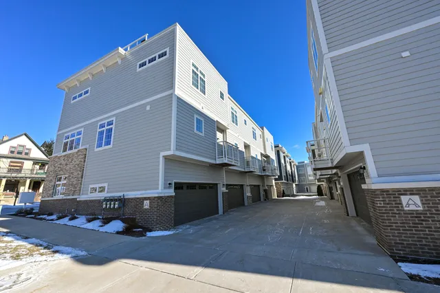 $742,000 | 307 East Pier Street, Port Washington, WI 53074