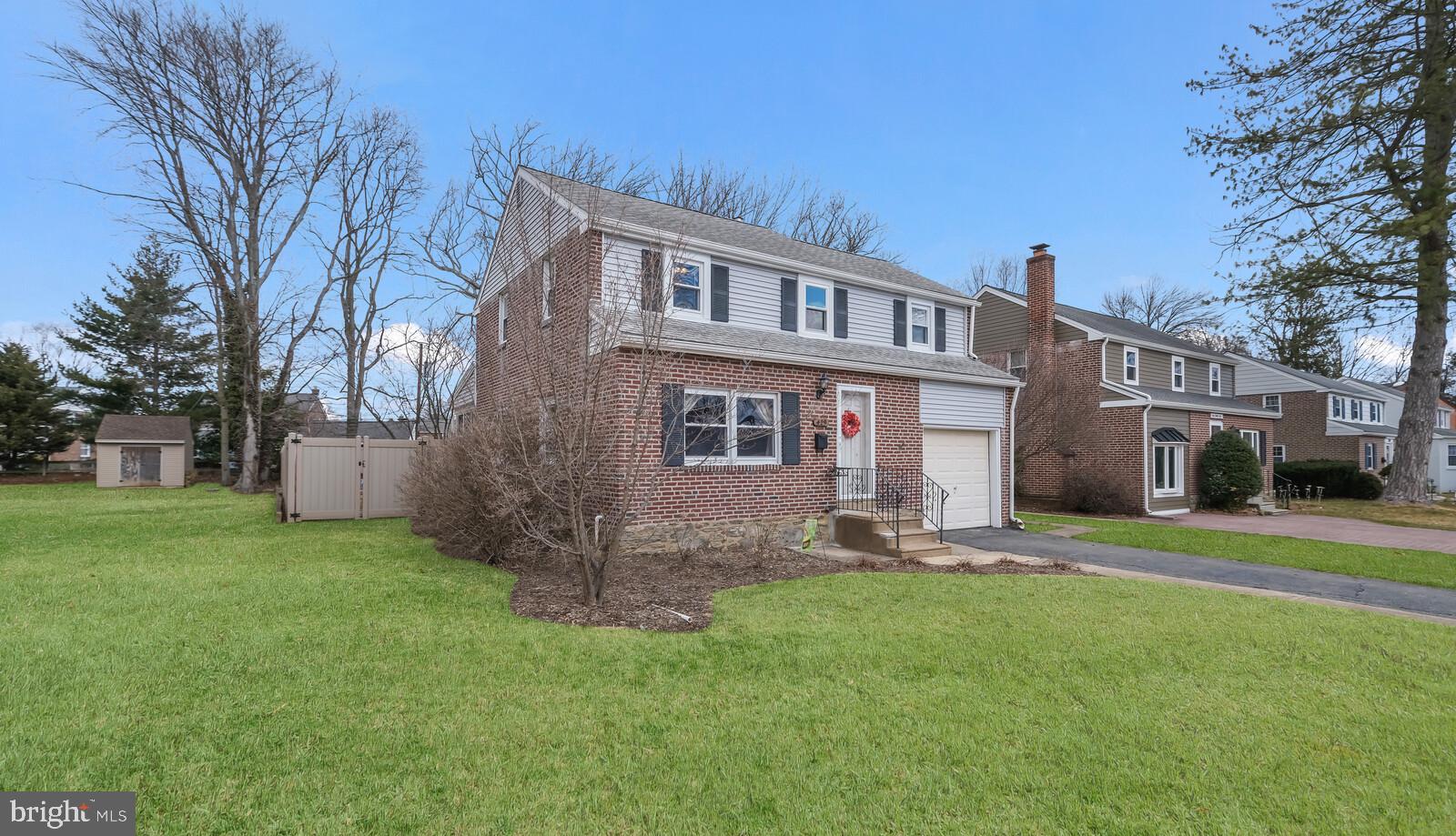 429 Lynbrooke Road Springfield, PA 19064 - Photo 2 of 30