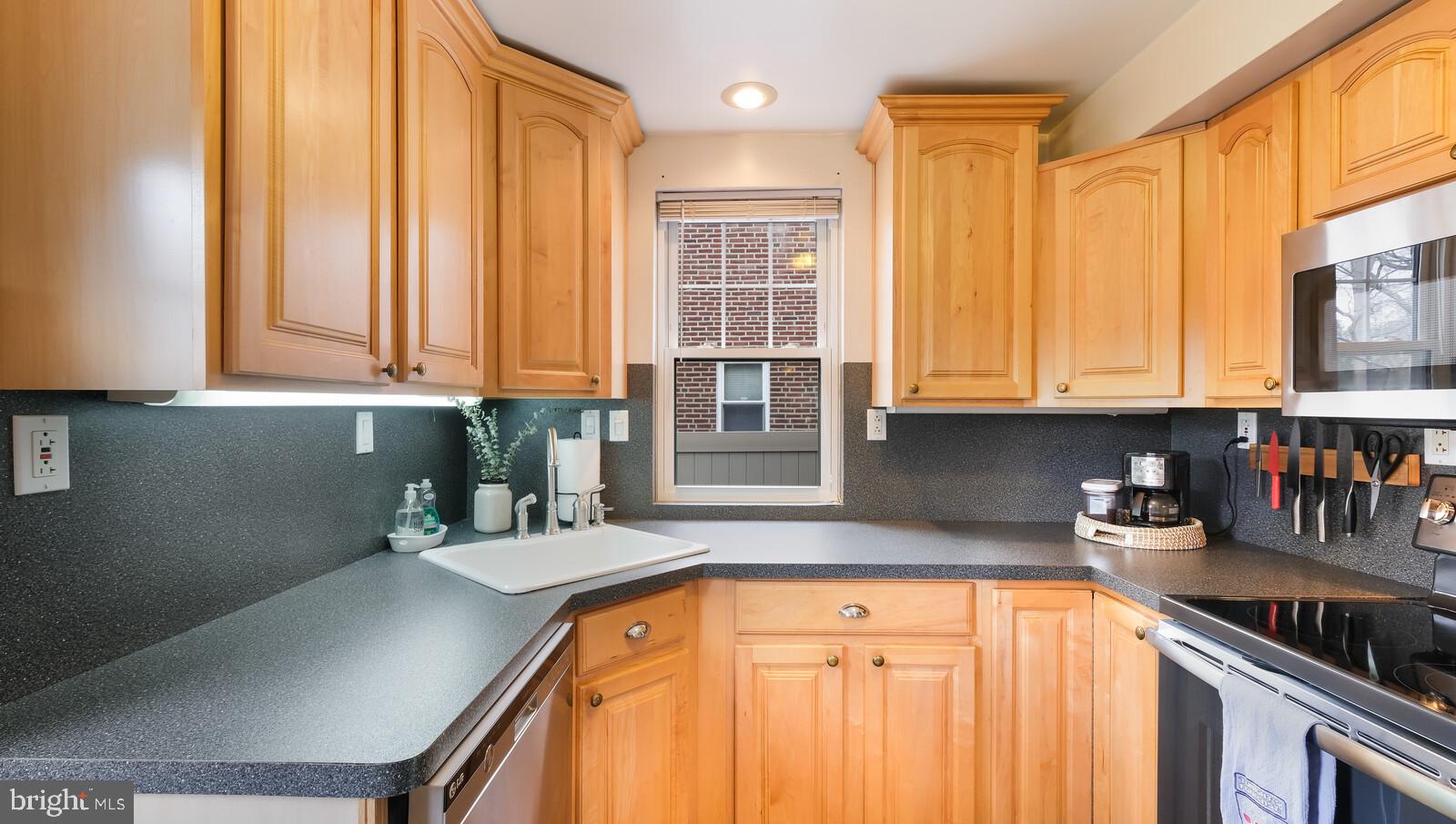 429 Lynbrooke Road Springfield, PA 19064 - Photo 15 of 30