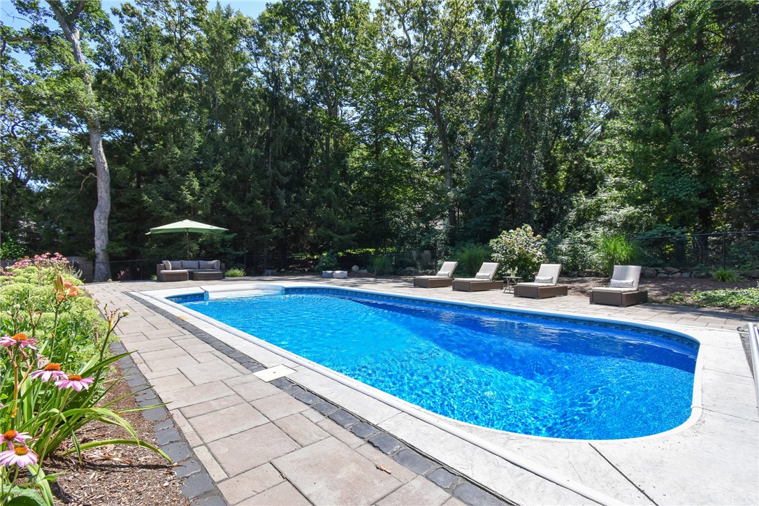 214 Cowesett Road Warwick, RI 02886 - Photo 8 of 40