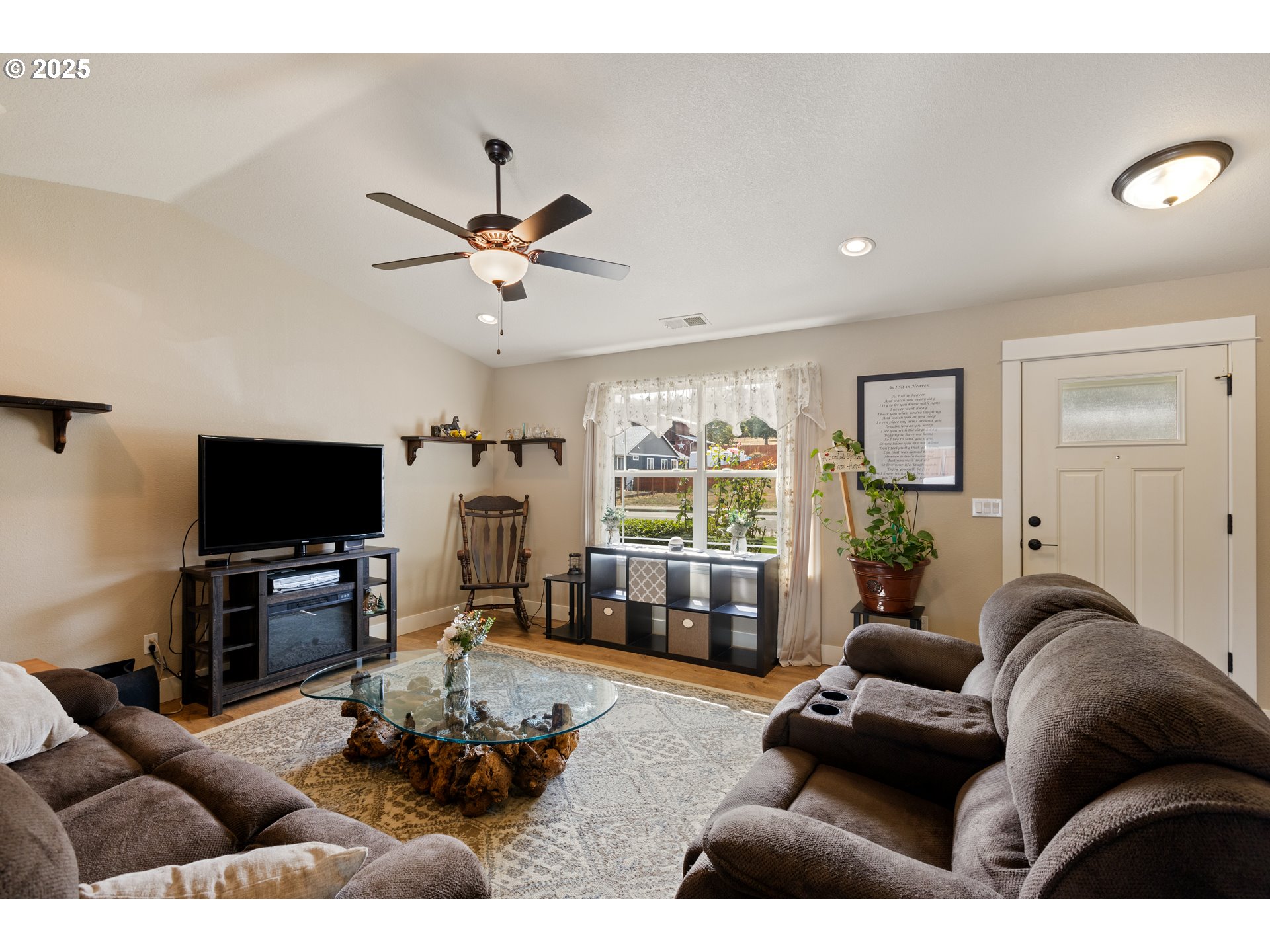 700 Southeast Tokay Street Winston, OR 97496 - Photo 5 of 42