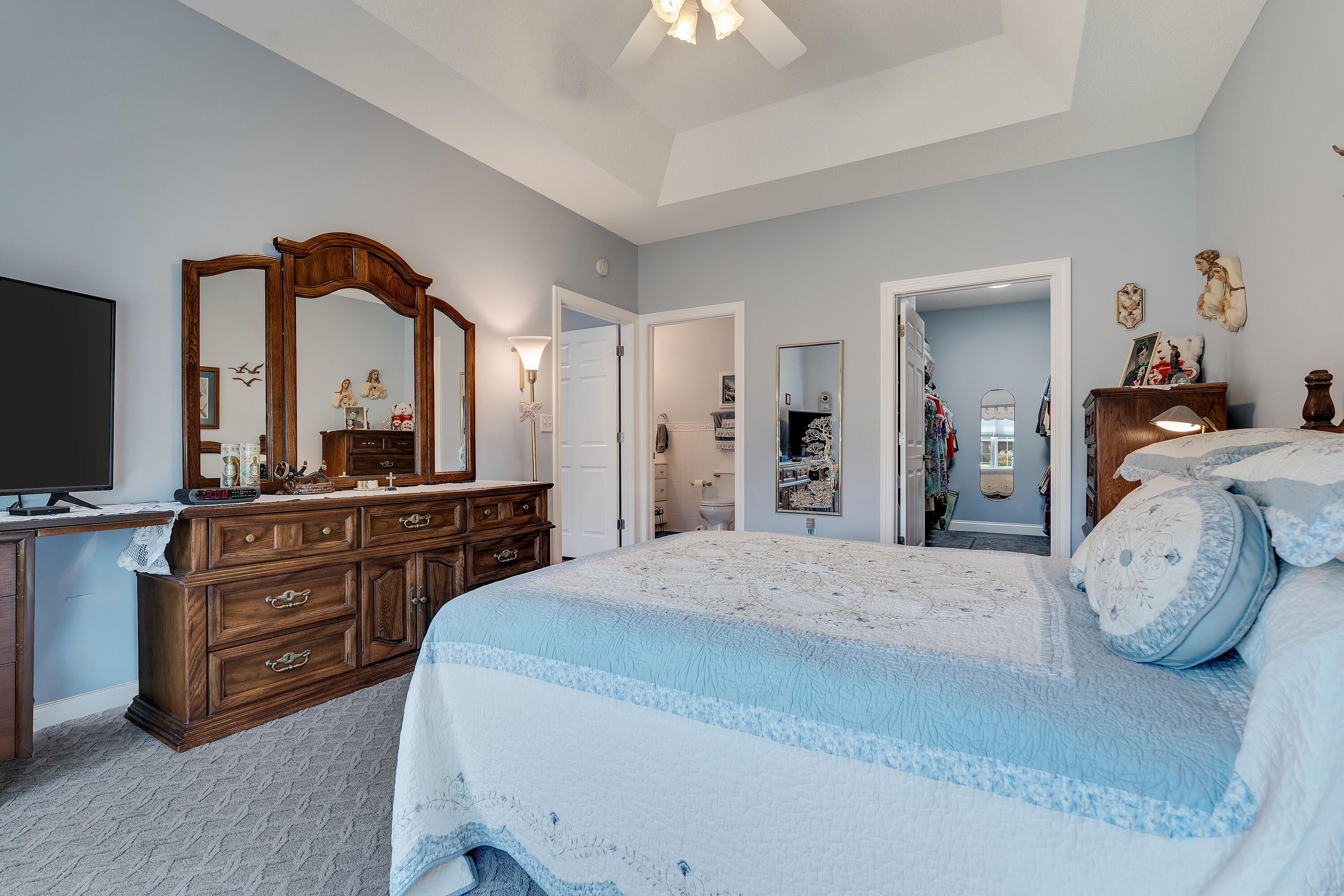 502 Green Coulee Road Onalaska, WI 54650 - Photo 16 of 29 Tray Ceiling in Primary