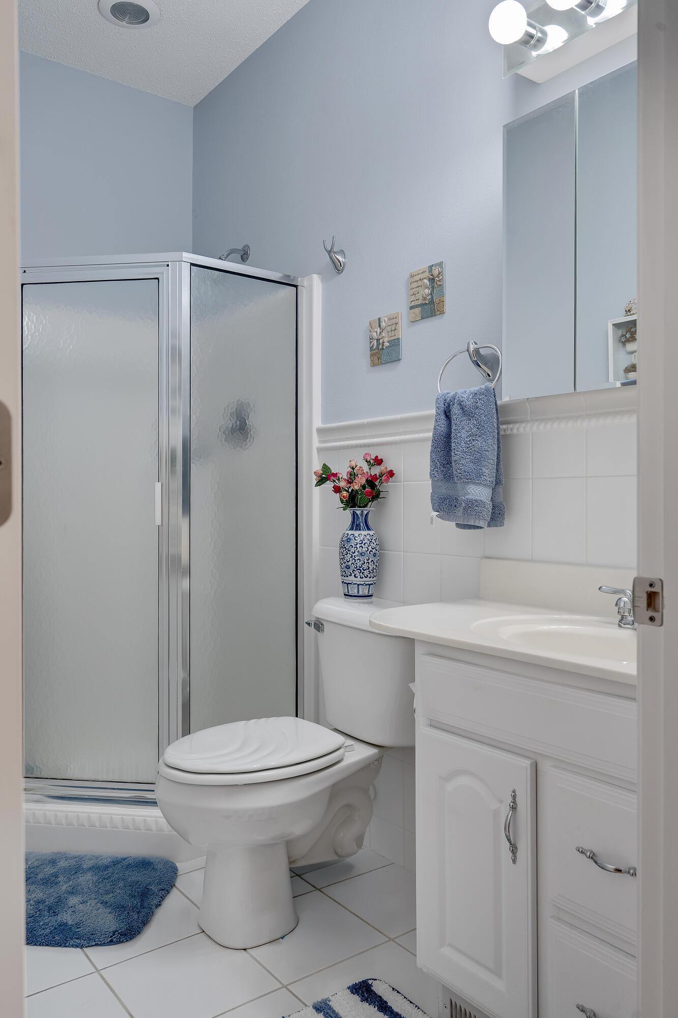 502 Green Coulee Road Onalaska, WI 54650 - Photo 22 of 29 2nd Bathroom