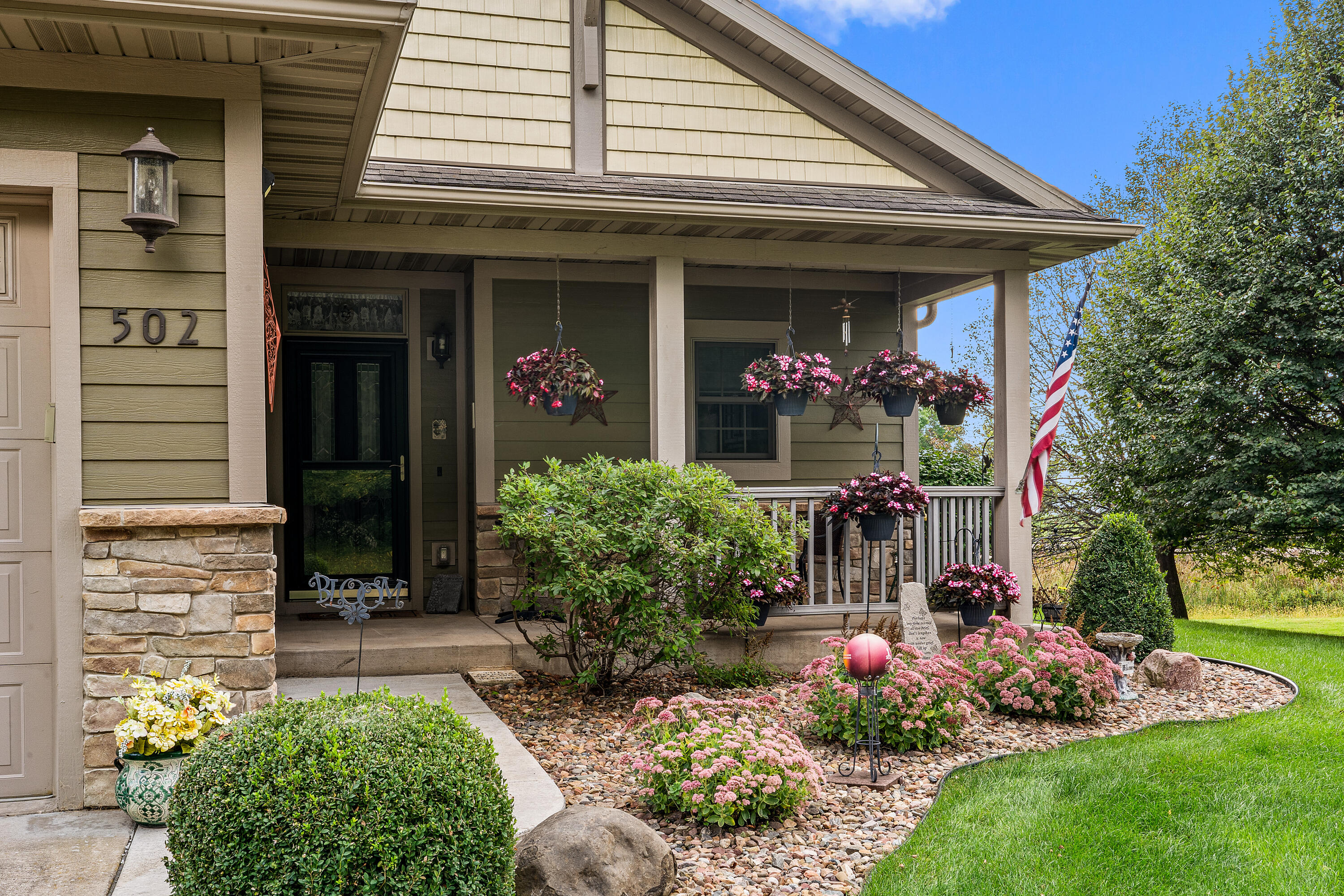 502 Green Coulee Road Onalaska, WI 54650 - Photo 25 of 29 Spacious Private End Unit Front Porch