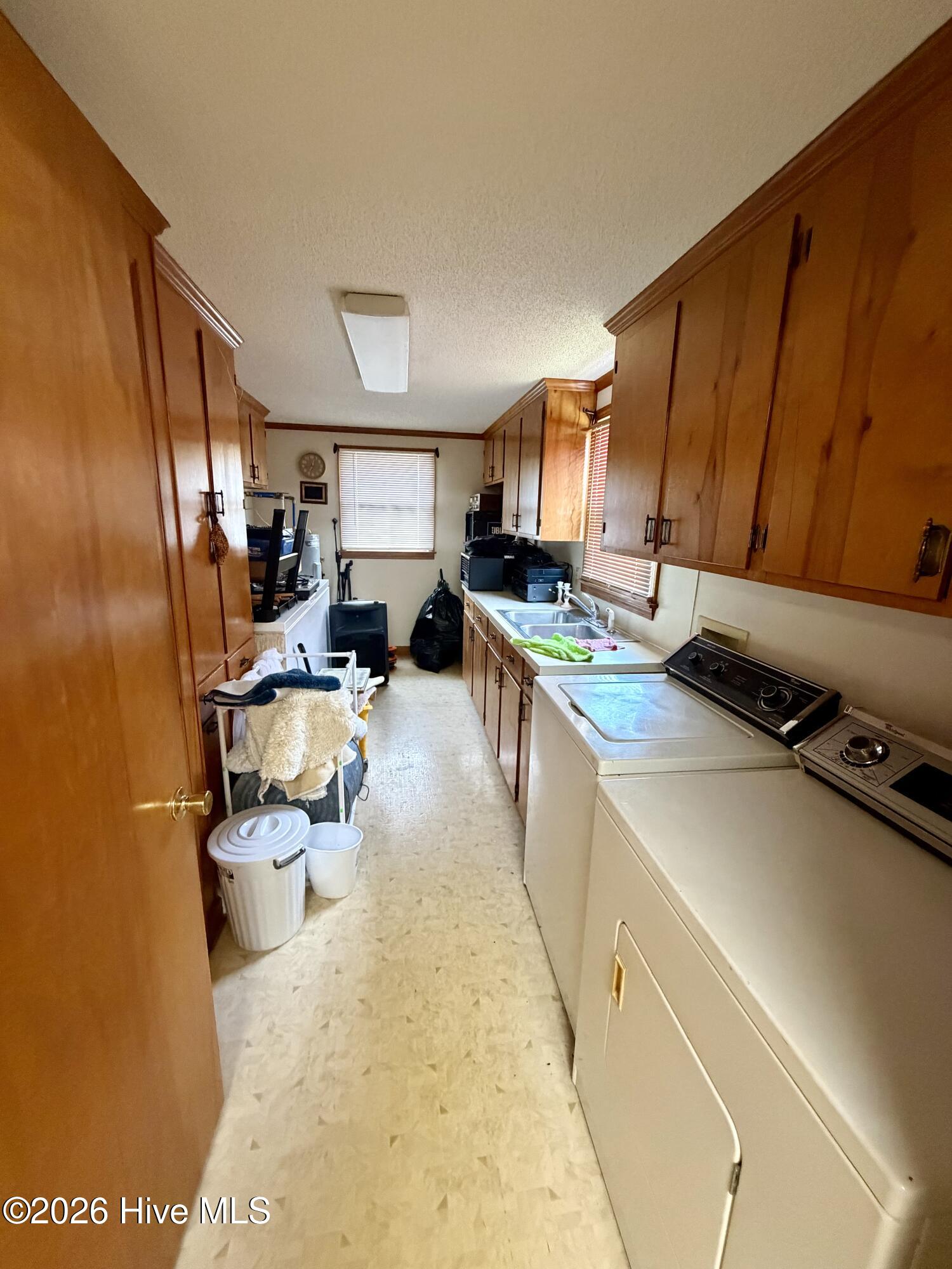 1143 Double Bridge Road Elizabeth City, NC 27909 - Photo 19 of 29 Laundry/Utility room