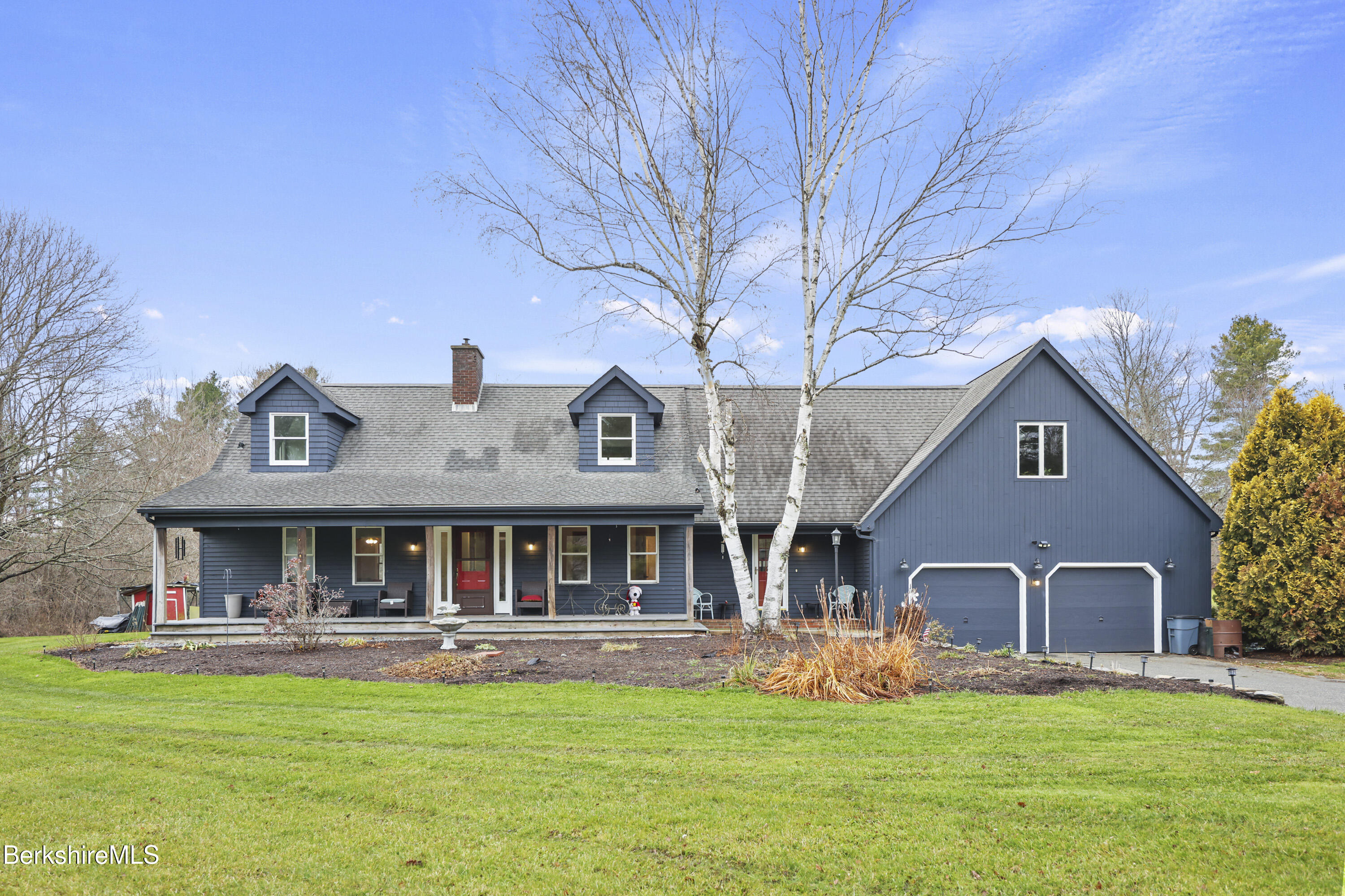a front view of house with yard