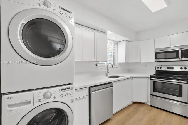 $4,800 | 1601 Bay Road, Unit 8, Miami Beach, FL 33139