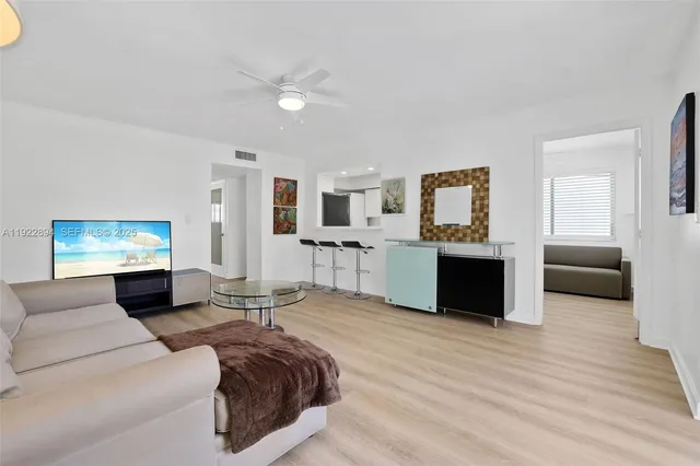 $4,800 | 1601 Bay Road, Unit 8, Miami Beach, FL 33139