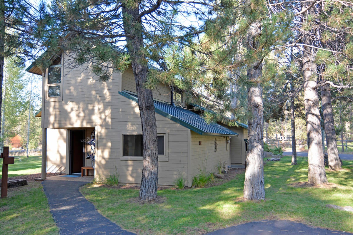 57589 Ranch Cabin Road, Unit 8 Sunriver, OR 97707 - Photo 1 of 27 01