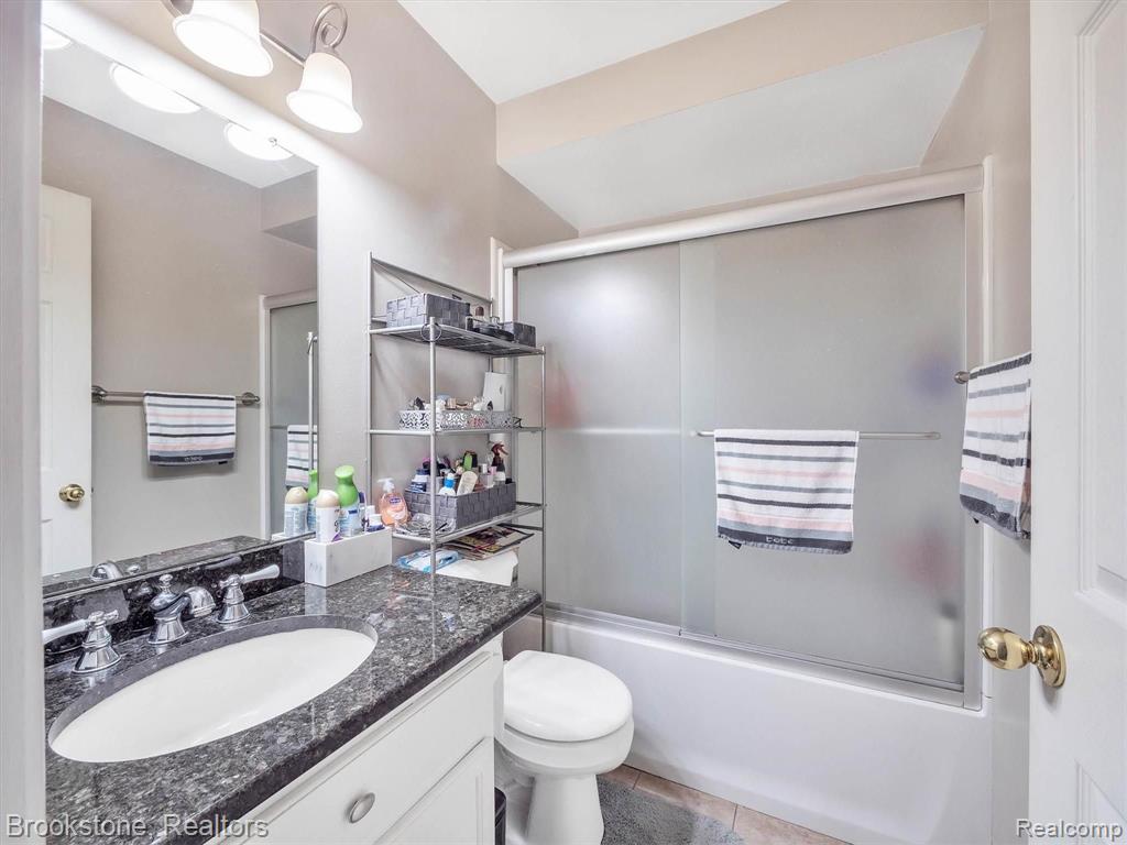 28159 Raleigh Crescent Drive, Unit 93 Chesterfield, MI 48051 - Photo 12 of 15