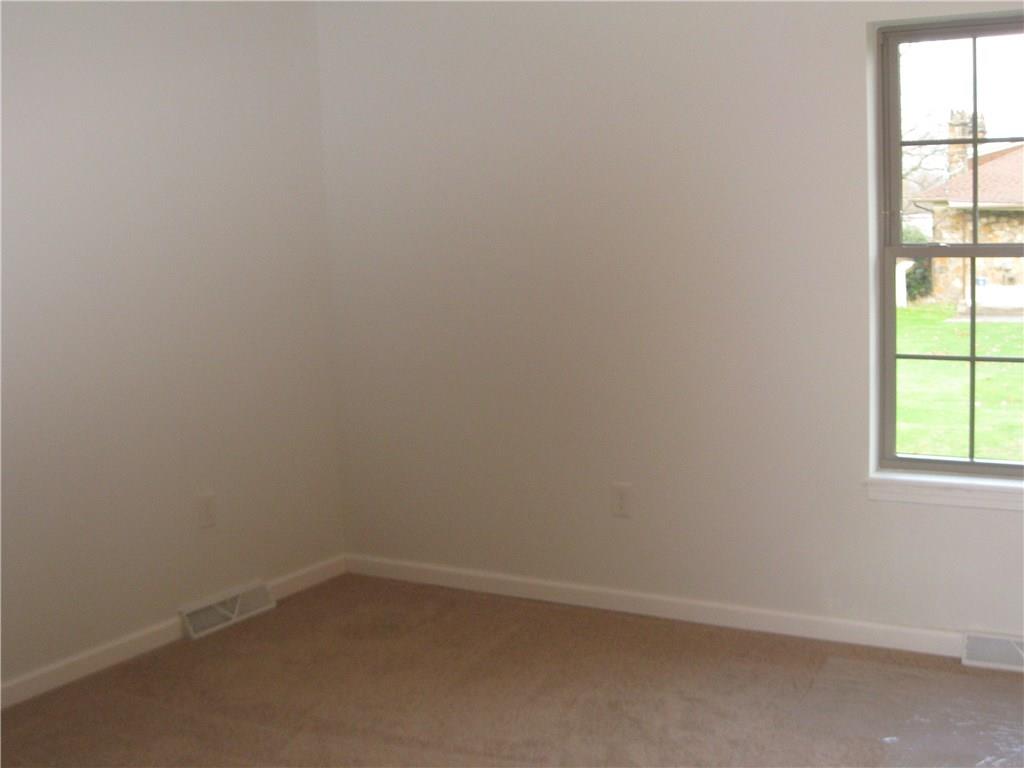 4331 Partell Street Butler, PA 16001 - Photo 9 of 20
