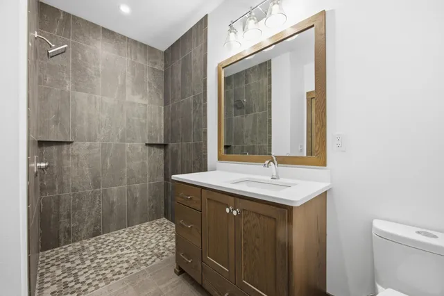 $2,270,000 | 6490 Selkirk Drive South, Fargo, ND 58104