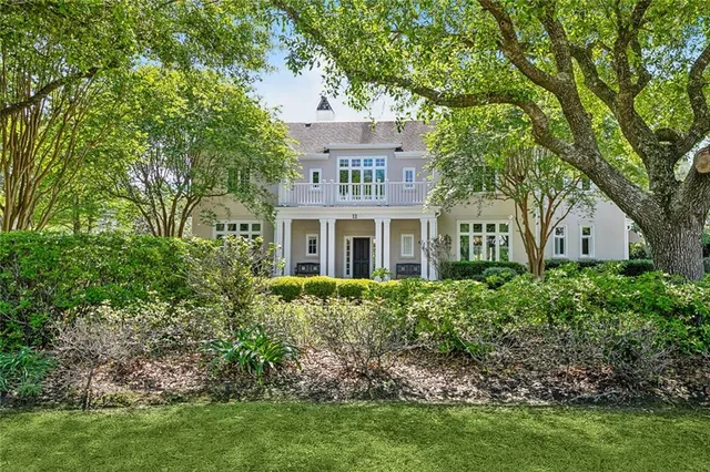 $1,059,000 | 12 Rosedown Court, New Orleans, LA 70131