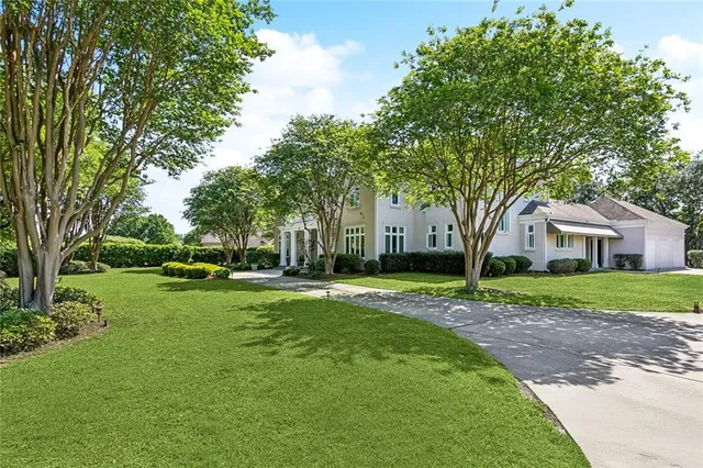 $1,059,000 | 12 Rosedown Court, New Orleans, LA 70131