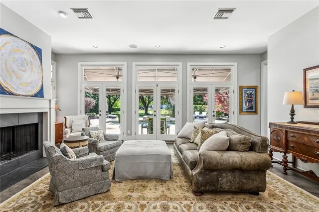 $1,059,000 | 12 Rosedown Court, New Orleans, LA 70131