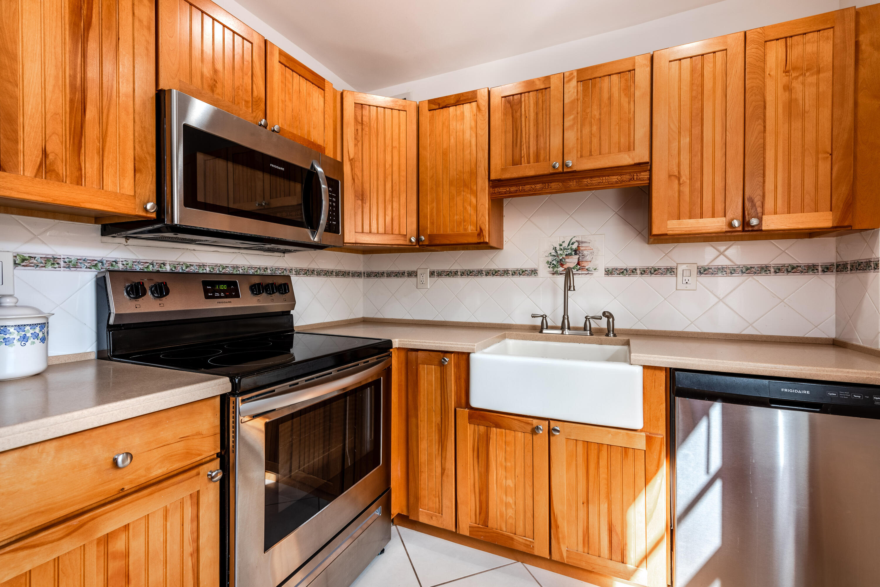 369 Capri H, Unit 369 Delray Beach, FL 33484 - Photo 2 of 36 369 Capri H Kings Point -13