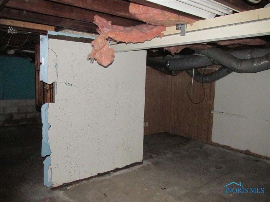 1758 Mansfield Road Toledo, OH 43613 - Photo 12 of 13 Gallery Image 12