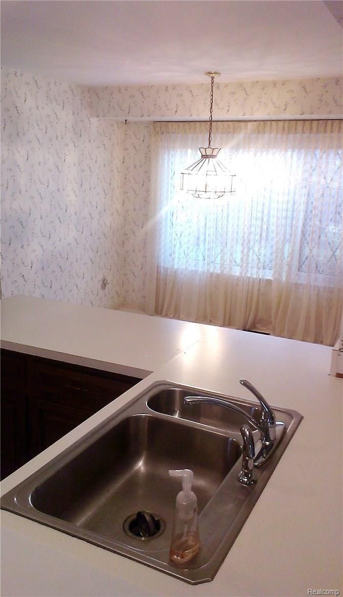 35800 Smithfield Road Farmington, MI 48335 - Photo 9 of 33 Easy access to Breakfast nook and ample counter space makes food presentation a snap!
