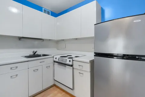 $150,000 | 2400 North Lakeview Avenue, Unit 508, Chicago, IL 60614