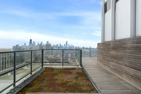 $150,000 | 2400 North Lakeview Avenue, Unit 508, Chicago, IL 60614