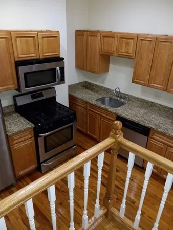 $7,000 | 227 Roxbury Street, Unit 2, Boston, MA 02119