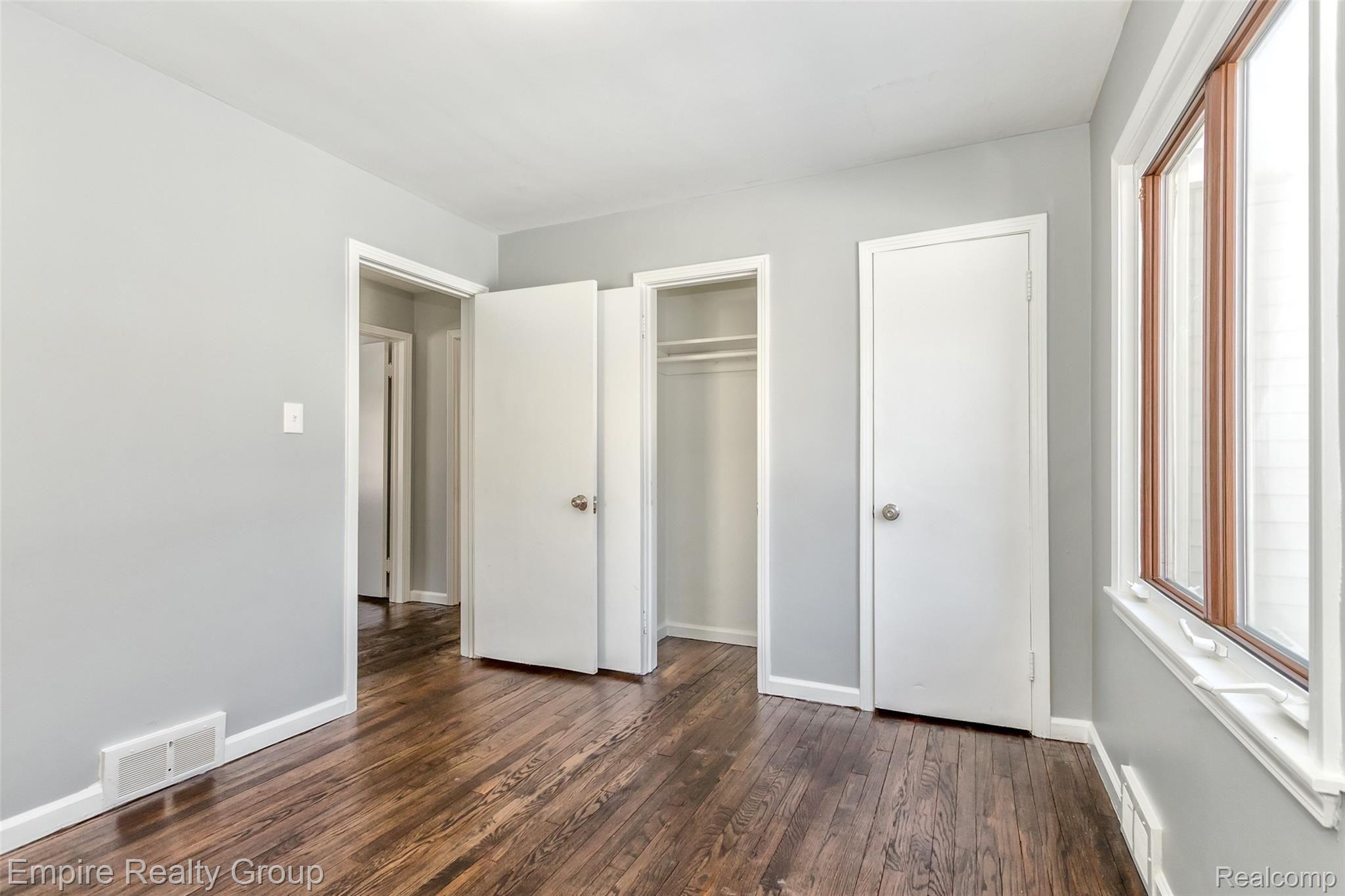 16331 Inkster Road Livonia, MI 48154 - Photo 20 of 40 20.jpg
