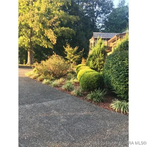 $592,000 | 261 Indian Hills Drive Northeast, Corydon, IN 47112