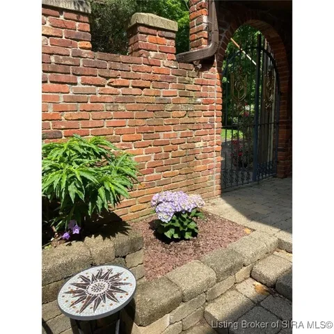 $592,000 | 261 Indian Hills Drive Northeast, Corydon, IN 47112