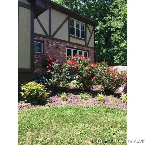 $592,000 | 261 Indian Hills Drive Northeast, Corydon, IN 47112