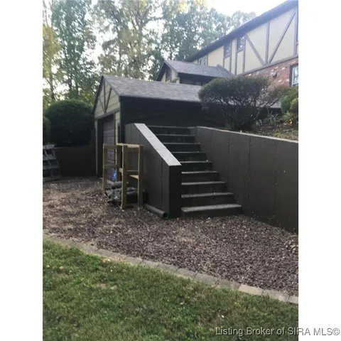 $592,000 | 261 Indian Hills Drive Northeast, Corydon, IN 47112