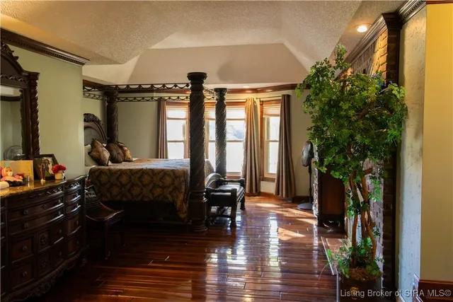 $592,000 | 261 Indian Hills Drive Northeast, Corydon, IN 47112