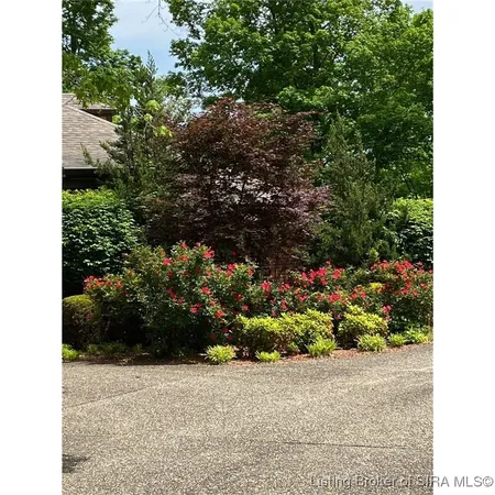 $575,000 | 261 Indian Hills Drive Northeast, Corydon, IN 47112