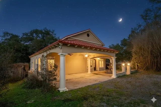 $620,000 | 22009 Spring Clover Lane, Covington, LA 70435