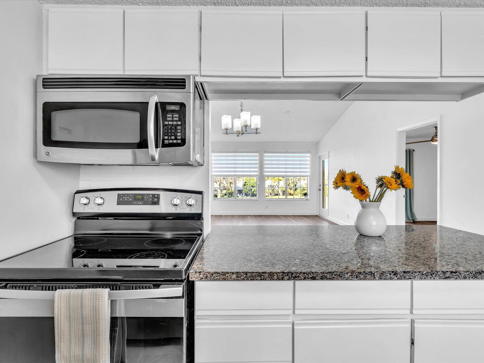 6284 La Costa Drive, Unit K Boca Raton, FL 33433 - Photo 10 of 57 Microwave & Full Size Oven