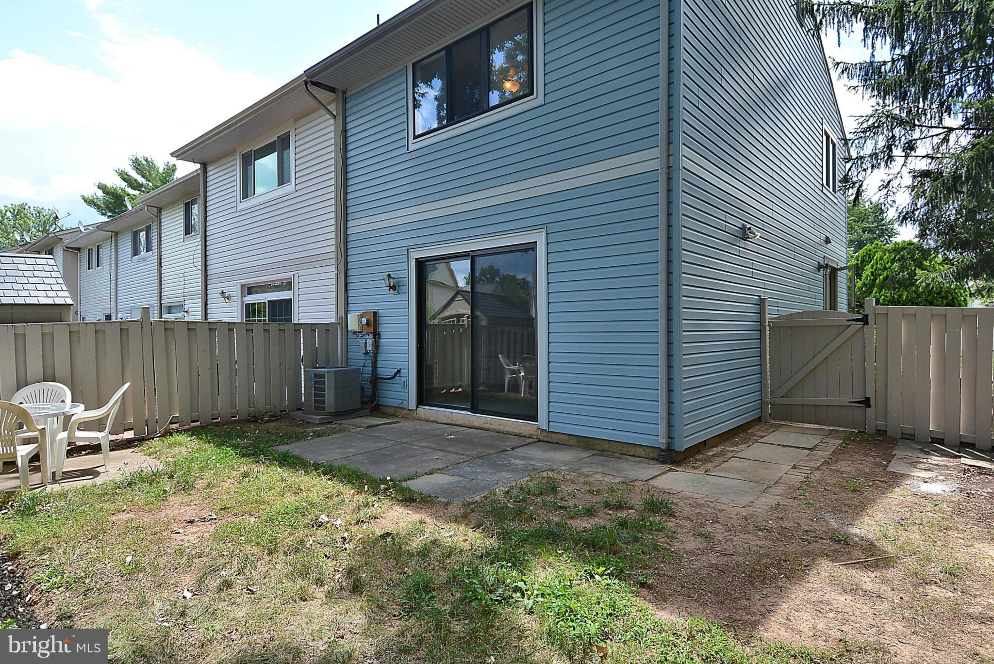 371 Reneau Way Herndon, VA 20170 - Photo 29 of 30 a view of a backyard