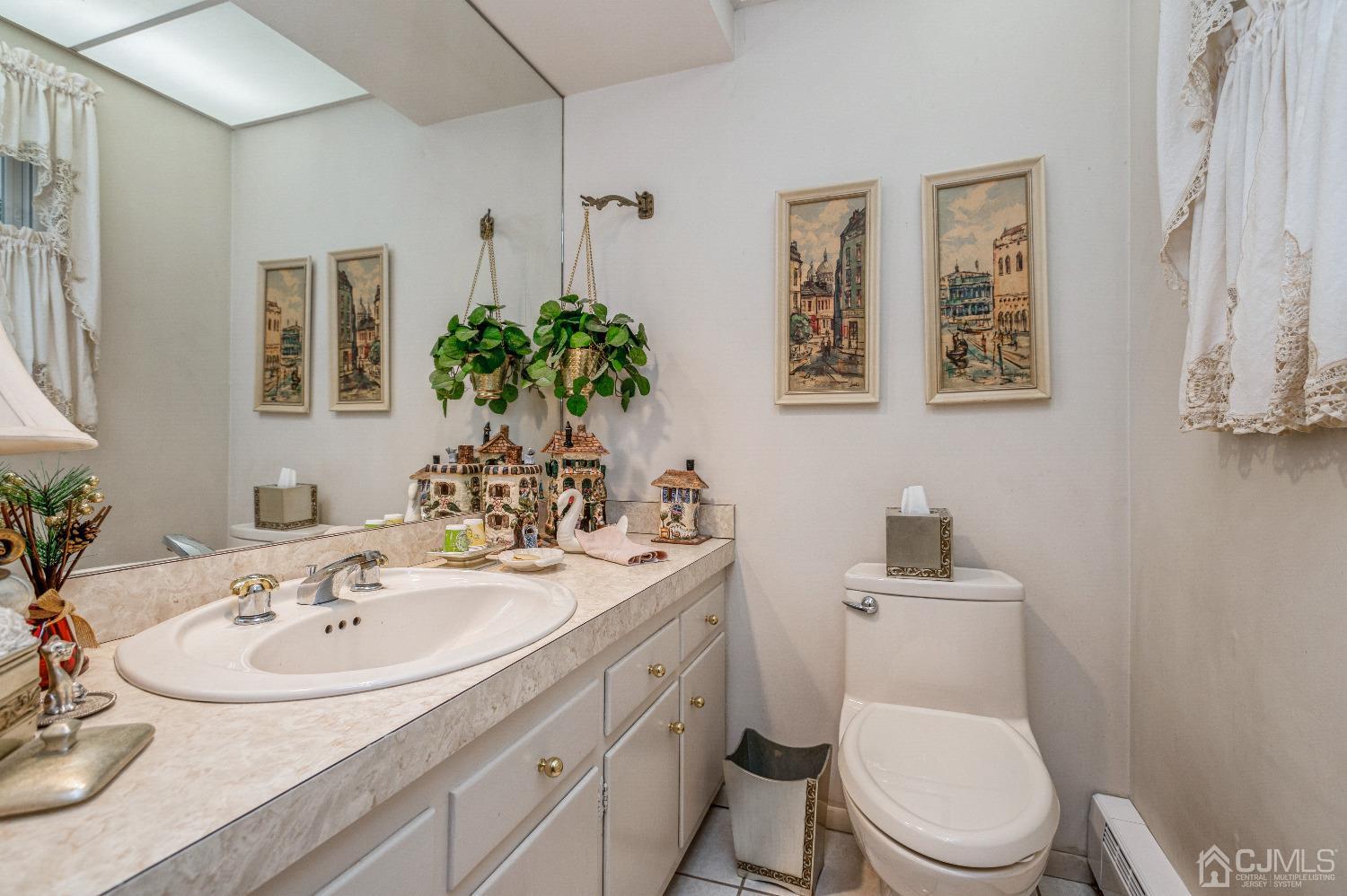 30 Nottingham Road Edison, NJ 08820 - Photo 26 of 36