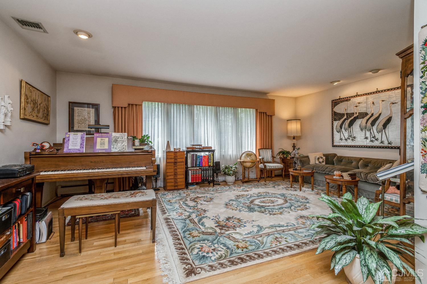 30 Nottingham Road Edison, NJ 08820 - Photo 5 of 36