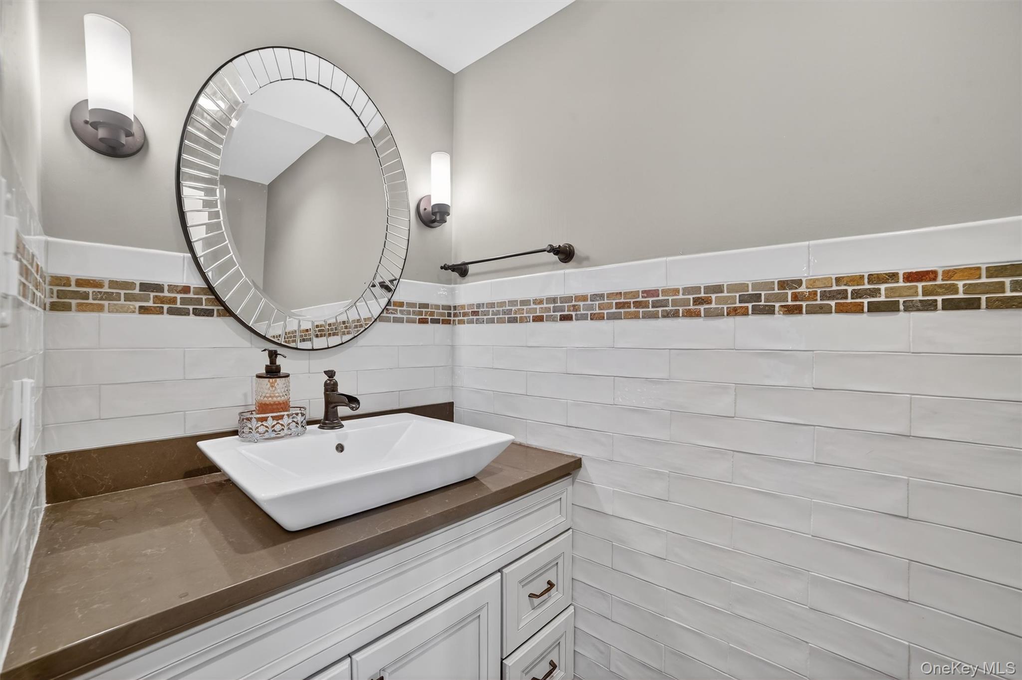 341 Furnace Dock Road, Unit 11 Cortlandt Manor, NY 10567 - Photo 16 of 38 First Floor Powder Room