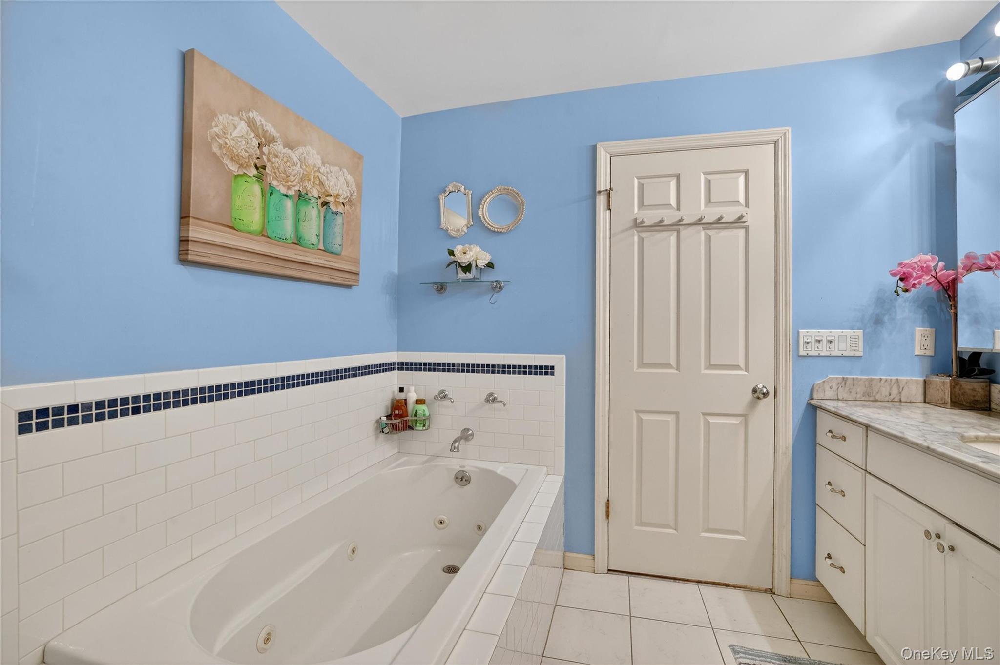 341 Furnace Dock Road, Unit 11 Cortlandt Manor, NY 10567 - Photo 20 of 38 Jacuzzi Tub