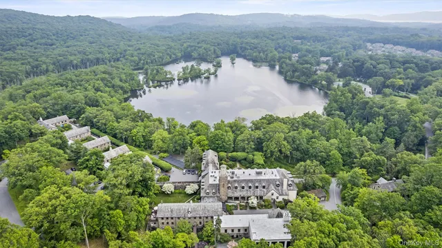 $625,000 | 341 Furnace Dock Road, Unit 11, Cortlandt Manor, NY 10567