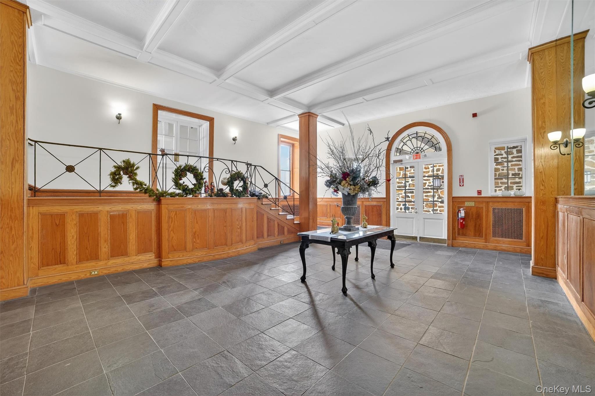 341 Furnace Dock Road, Unit 11 Cortlandt Manor, NY 10567 - Photo 4 of 38